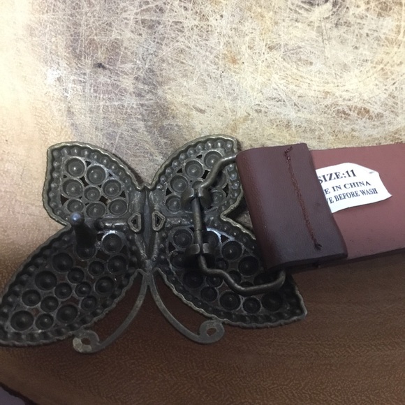 Women’s Brown Faux Leather Rhinestone Butterfly Buckle Belt Size 11 - Picture 3 of 6
